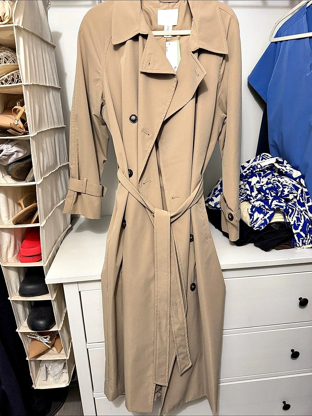H&M Trench Coat in Beige Size Medium NWT